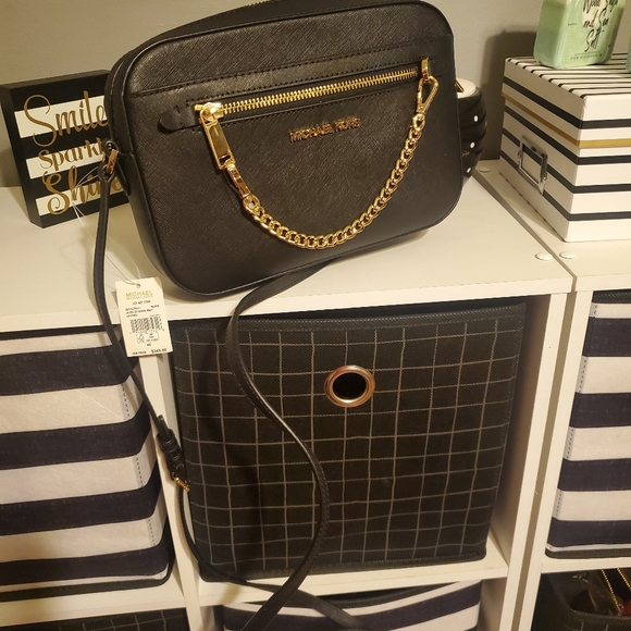 NWT Michael Kors cross body and card holder with gold hardware. - Picture 4 of 7